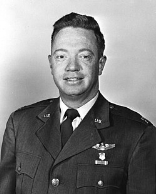 A person in a military uniform

AI-generated content may be incorrect.