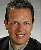 A close-up of a person

AI-generated content may be incorrect.