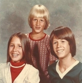 A group of children posing for a photo

Description automatically generated